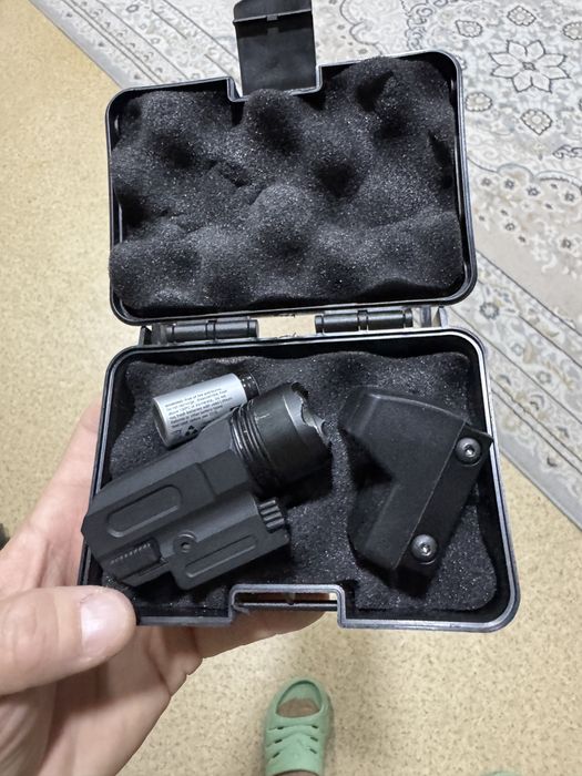 Прицел на Глок 17 с фонариком