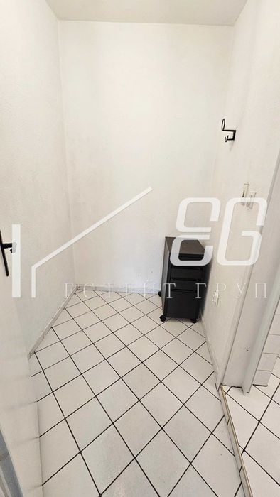 Офис в Варна-Зимно кино Тракия площ 25 цена 500