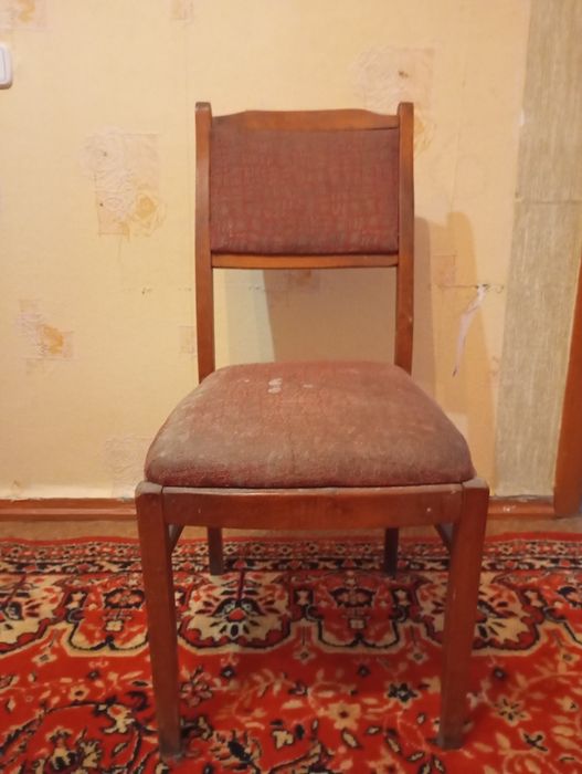 Продаю стулья под рестоврацию