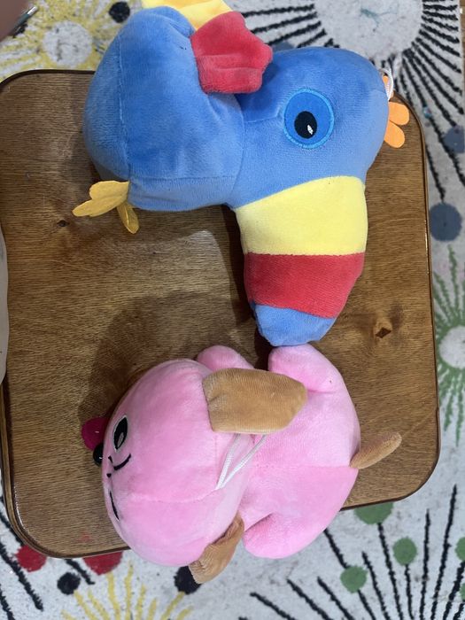 Игрушки собака и тукан вроде