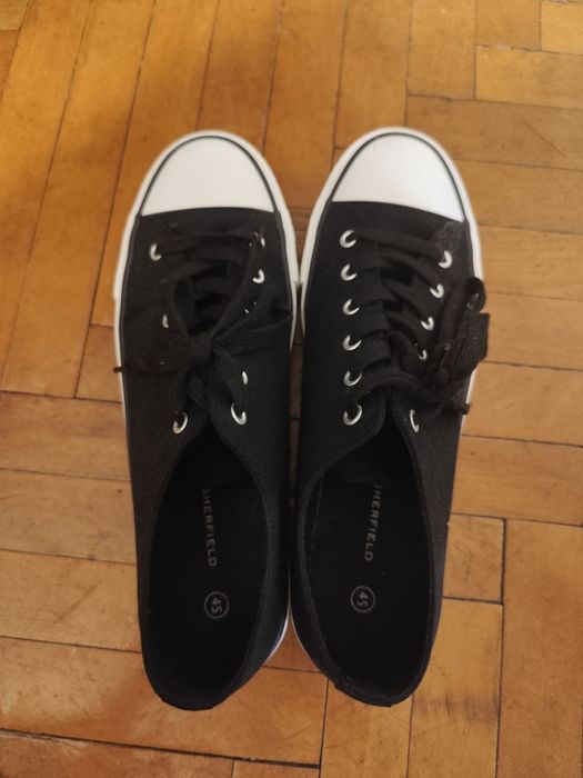 Универсални кецове