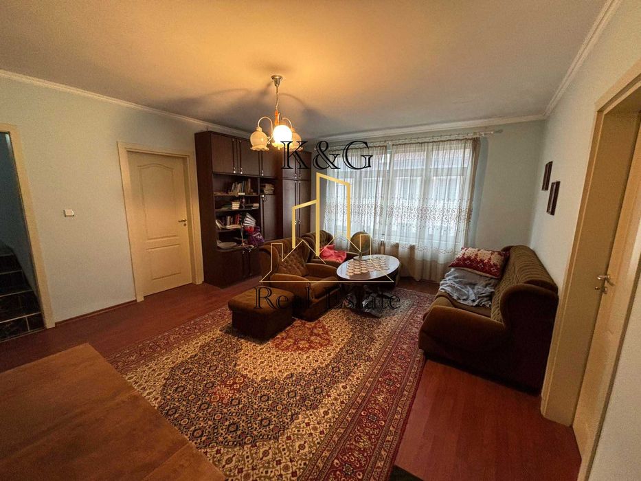 Етаж от кооперация - кв " Възраждане "