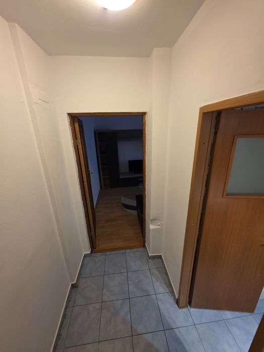 Inchiriez apartament