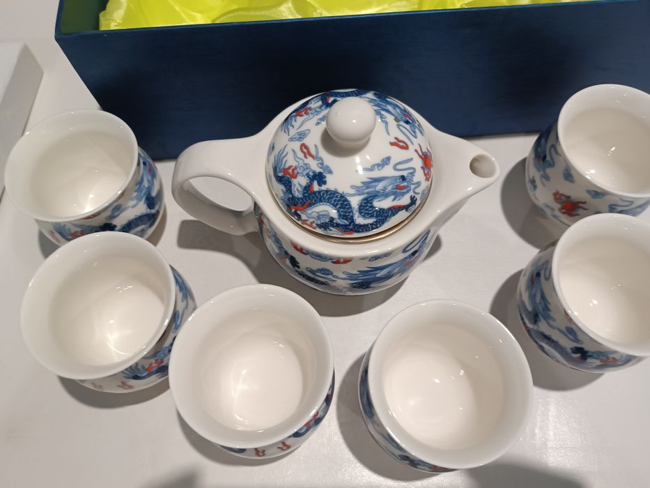 Китайский фарфоровый сервиз.