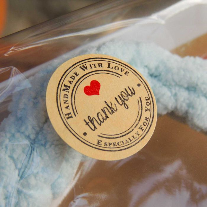 Ръчно плетена пухкава каишка за куче – изработва се по поръчка