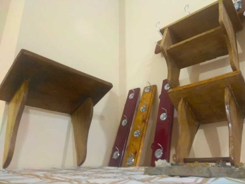 Закачалки.Винтидж стенни закачалки,етажерки,полици