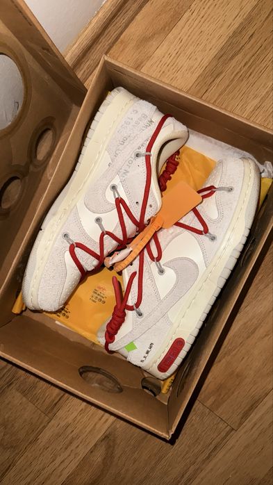 Vând adidaşi W Nike Dunk Low