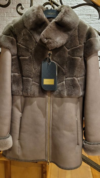Новая на подарок. Дубленка теплая, натуральный мех и овчина