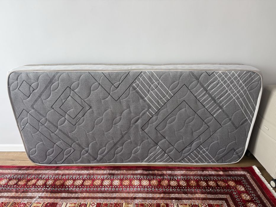 Матрас удобный 90*200