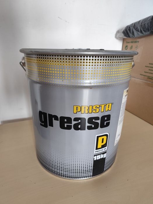 găleată de 15 kg de vaselină universală Prista.