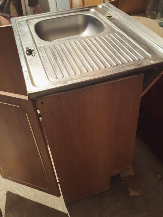 Раковина с тумбочкой