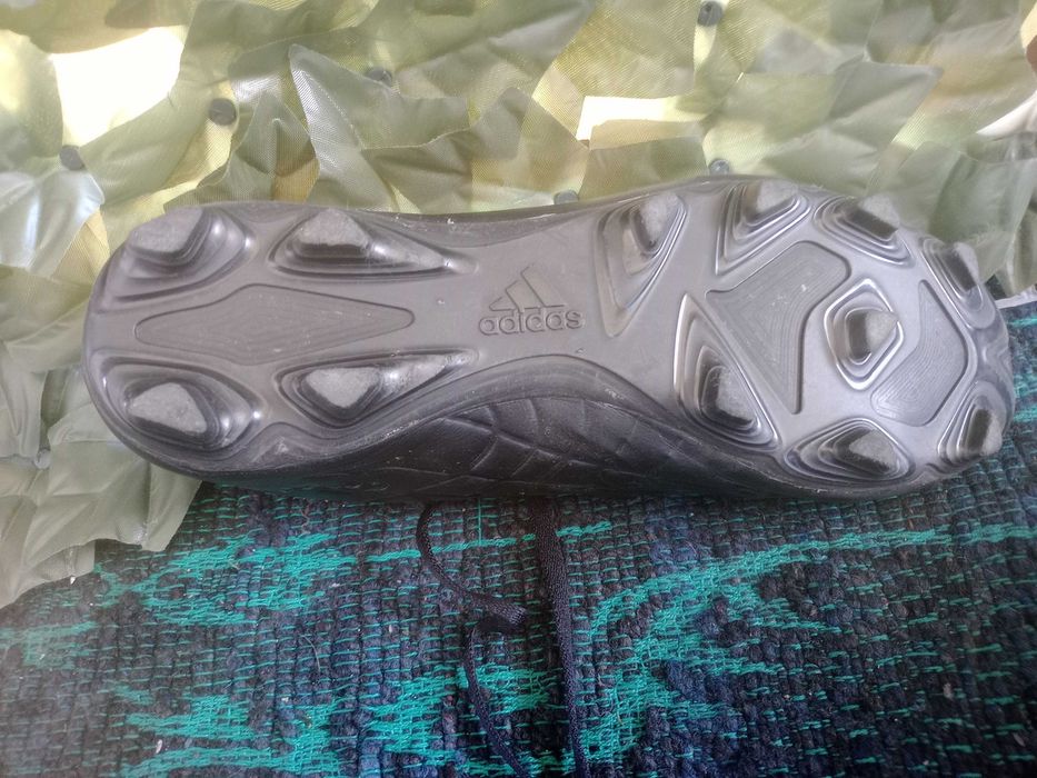 Бутонки adidas .