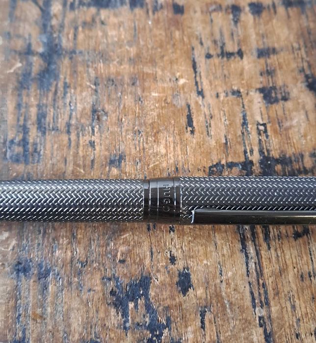 химикалка HUGO BOSS Gun метал с шарки тип рибена кост