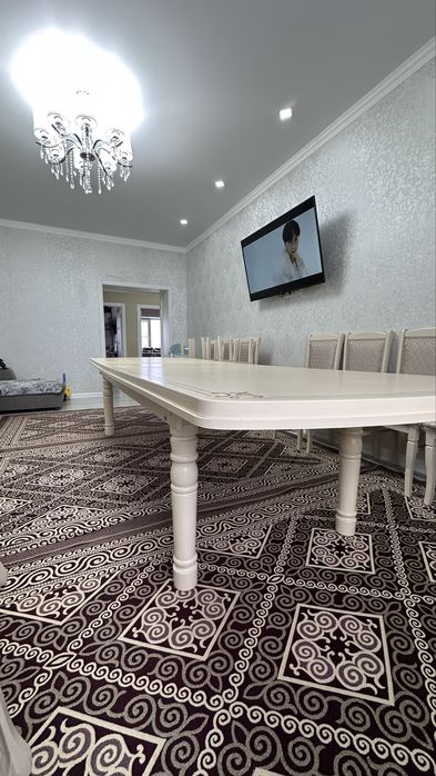 Продам стол 3-3,5 метра