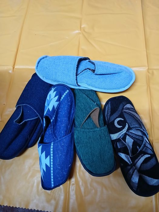 Vind papucii de casa