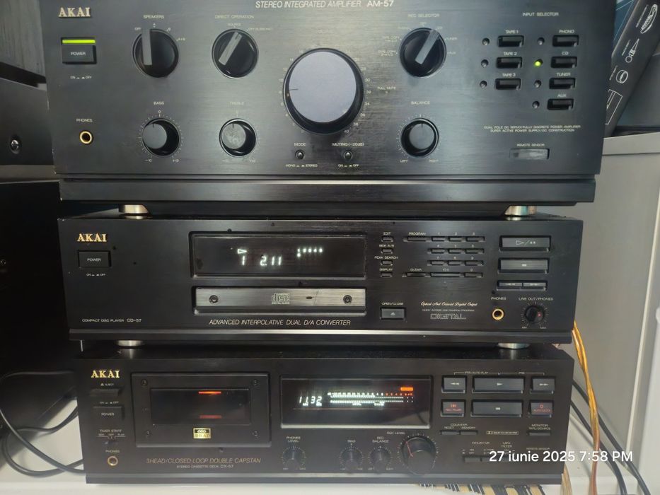 Linie Akai AM57 AKAI CD57 Akai DX57