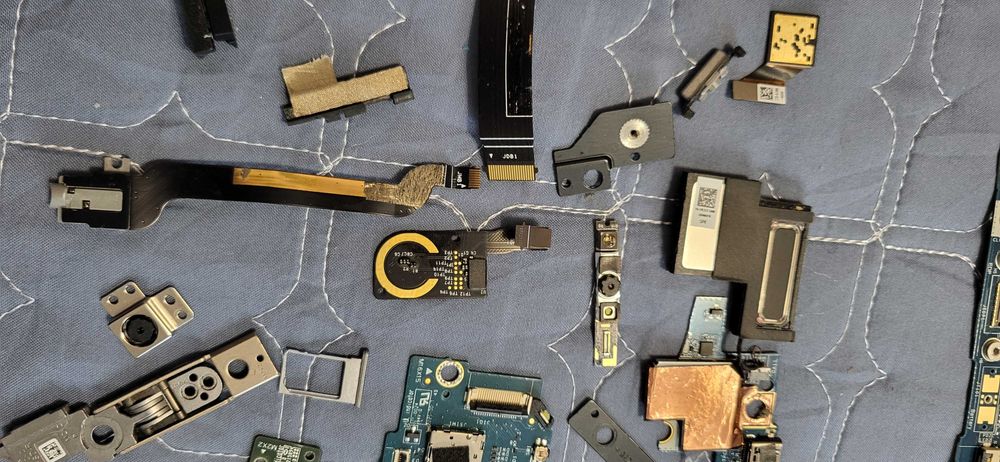 Piese Tableta DELL Latitude 7320 2 in 1 piese doar piesele tot 200 lei