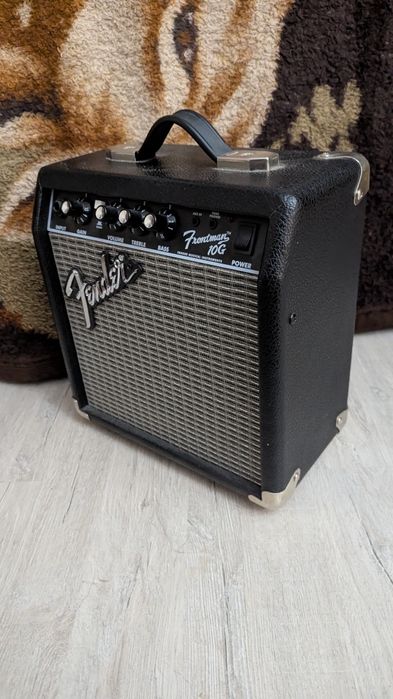 Комбо усилитель frontman 10g