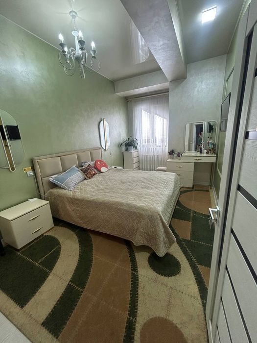 ARENDA Qorasaroy yol yuzi 3xona + mansarda