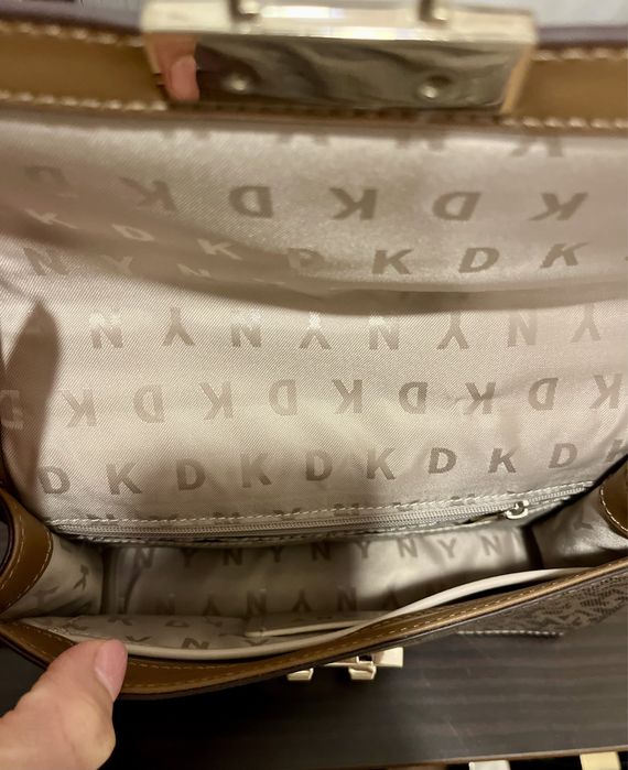 Кожаная сумка DKNY