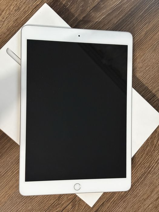 iPad th8 32gb Silver