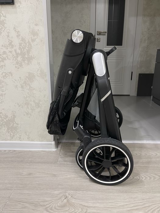 Коляска в отличном состоянии