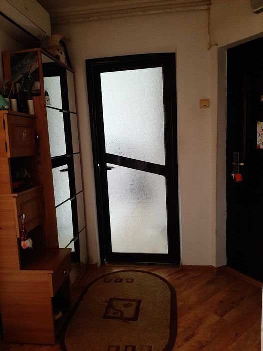 Apartament de vanzare direct de la proprietar - intersecția Materna, Craiovița Nouă, tel: 0766651018