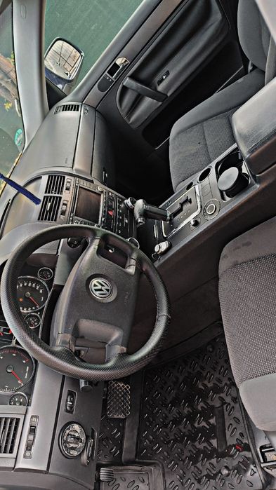 Vând Touareg 3.0v6