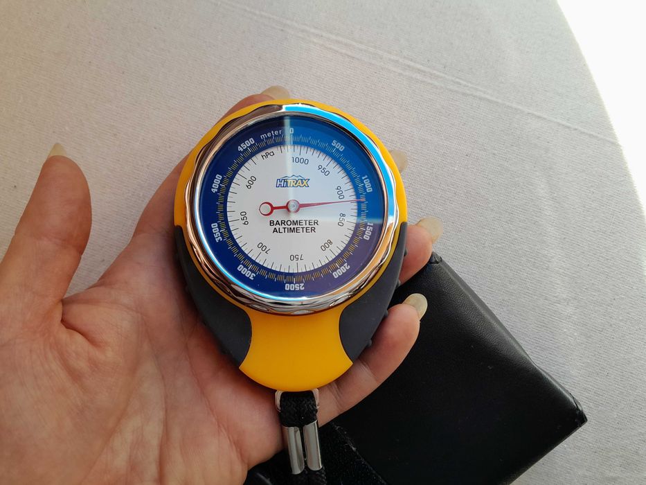 HITRAX - Алтиметър - барометър с кожен калъф, нов