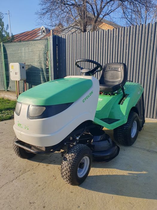 Tractoraș de tuns iarba gazon VIKING