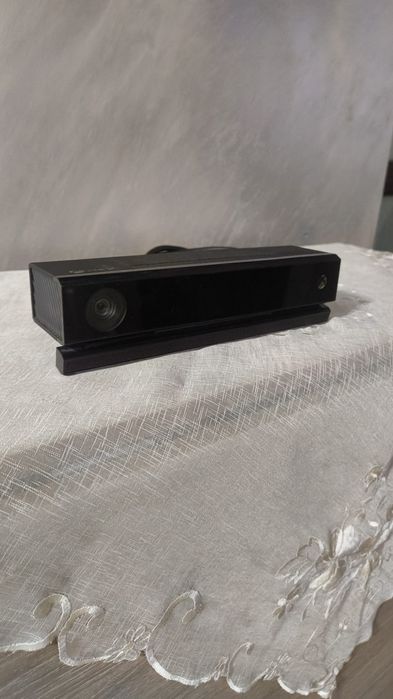 Xbox one cu kinect si două controllere