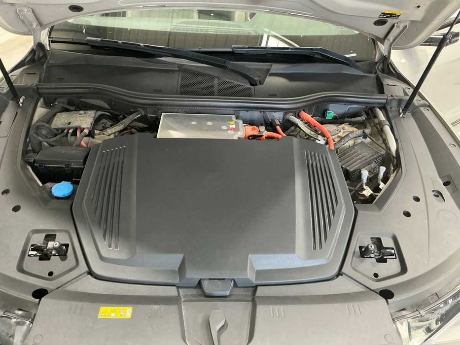 Audi e-tron 55 quattro Advanced 300kW 95kwh 406ks