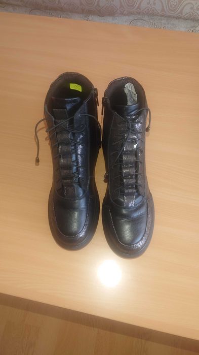 Боти естествена кожа