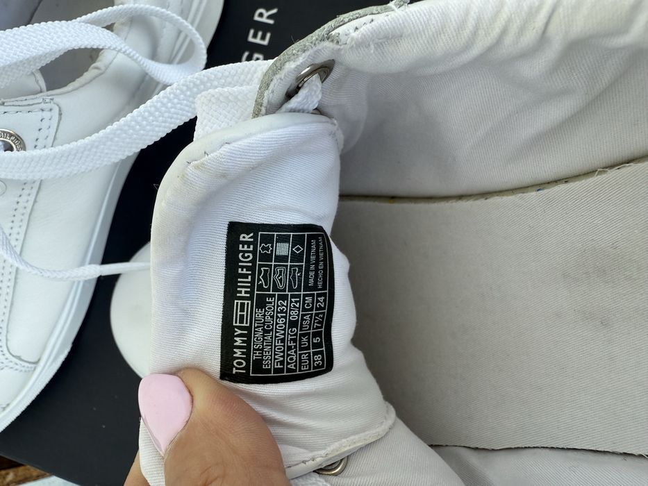 Дамски кецове Tommy Hilfiger