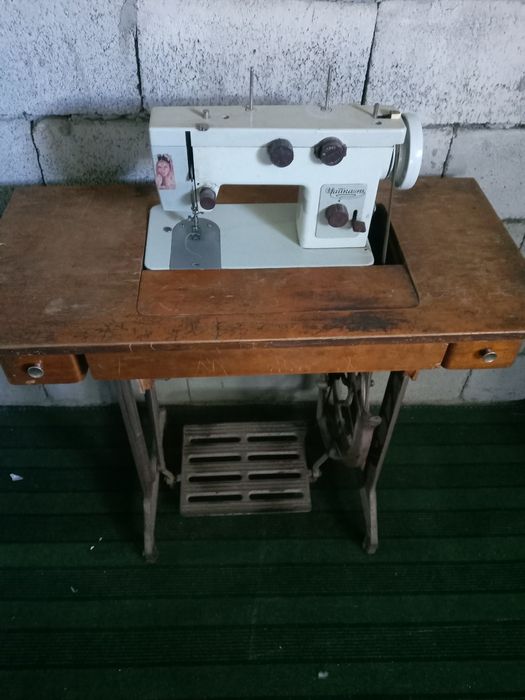 Chayka   mashinka   sotiladi.