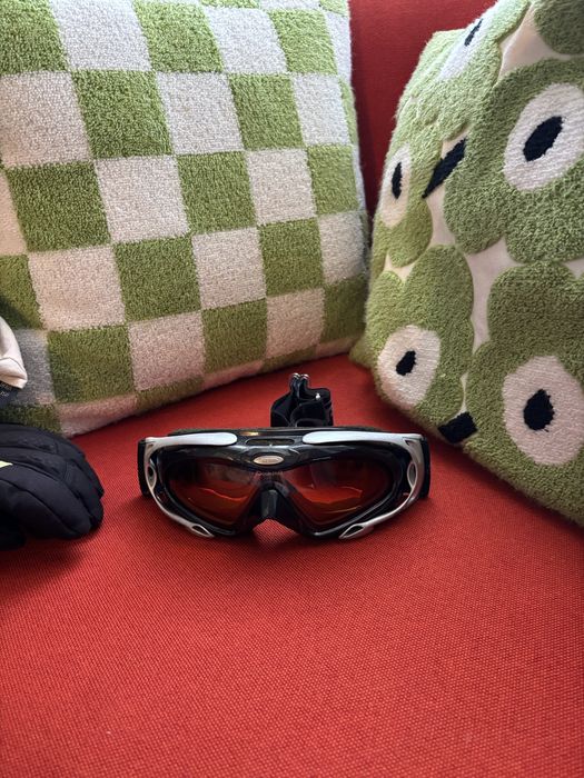 Очки, перчатаи лыжныне