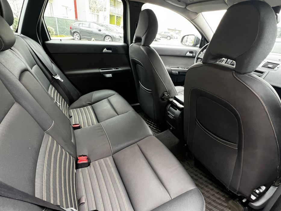 Volvo V50 - Facelift 2010 // 1.6 diesel // 2599 euro