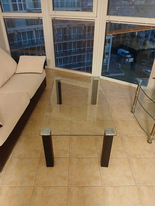 Стъклена холна маса 60 евро