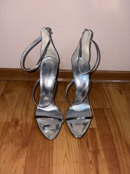 Tocuri Giuseppe Zanotti