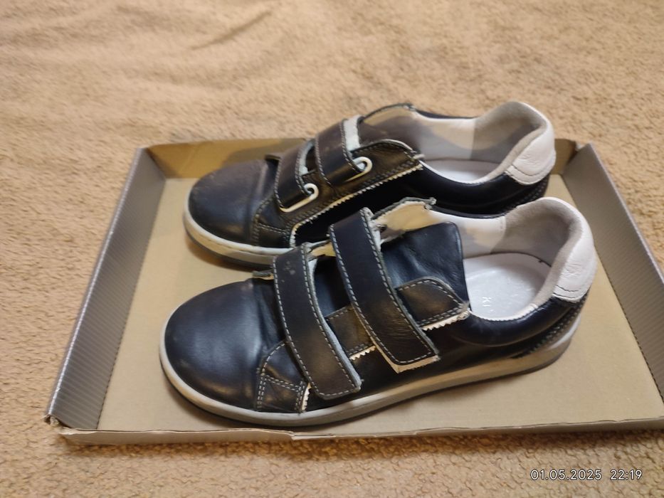 Детски маратонки кожени