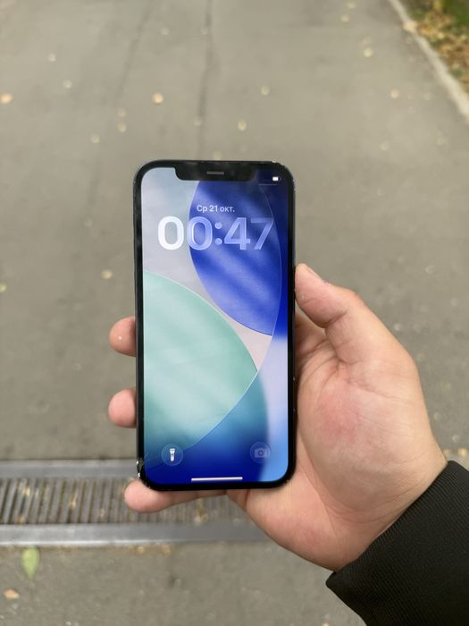 iPhone 12 128gb.