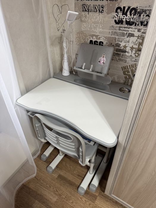 Детский письменный стол