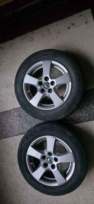 Vând jenti cu cauciucuri de vară