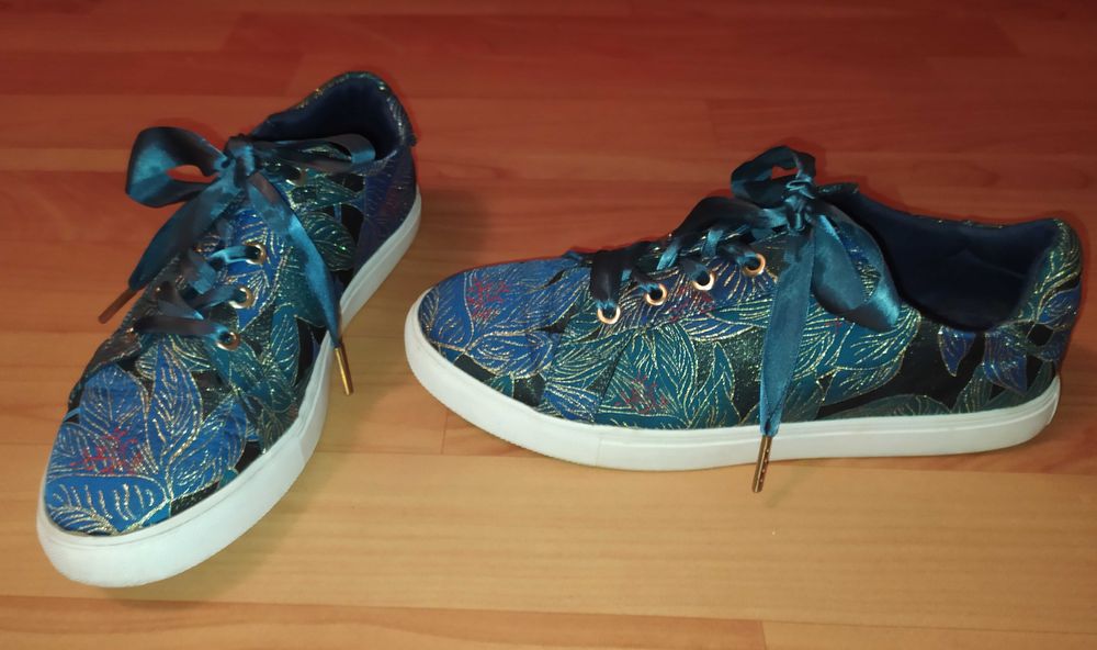 Кроссовки, размер 40