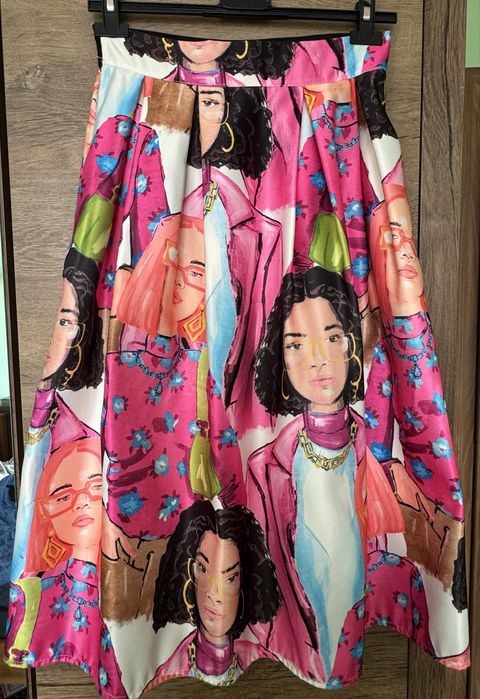 Цветна пола за пролет/лято