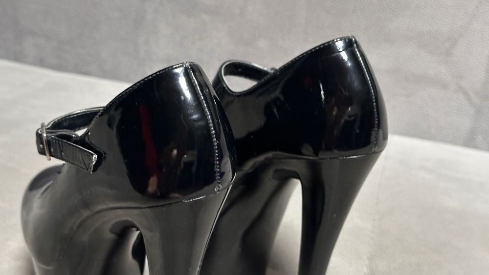 Стрипы PLEASER, р-р 37, черные, оригинал