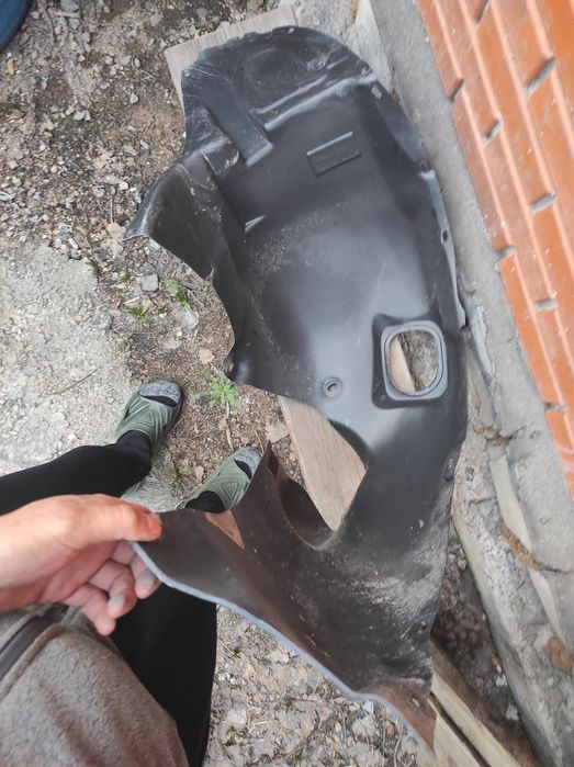Продам коврик на багажник Шкода рапид