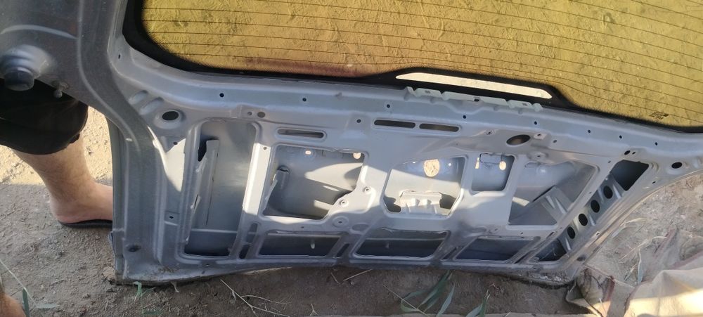 Дверь багажника Opel Zafira A