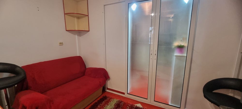 Inchiriez apartament 2 camere decomandat