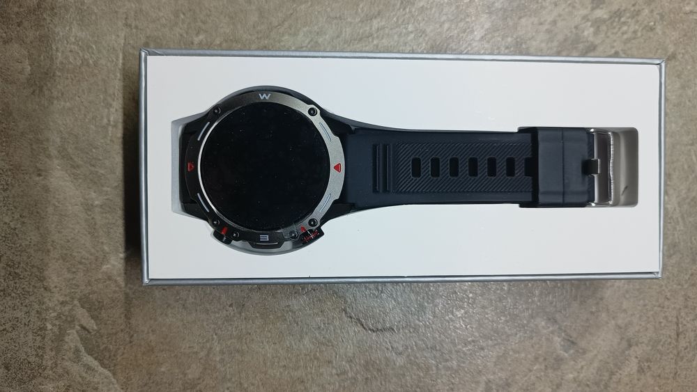 Смарт часовник.  Нов в гаранция.